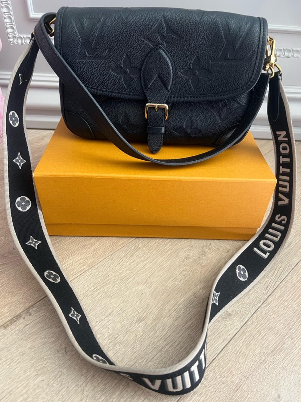 Louis Vuitton Diane Black Empreinte Leather Monogram Purse Crossbody/top Handle